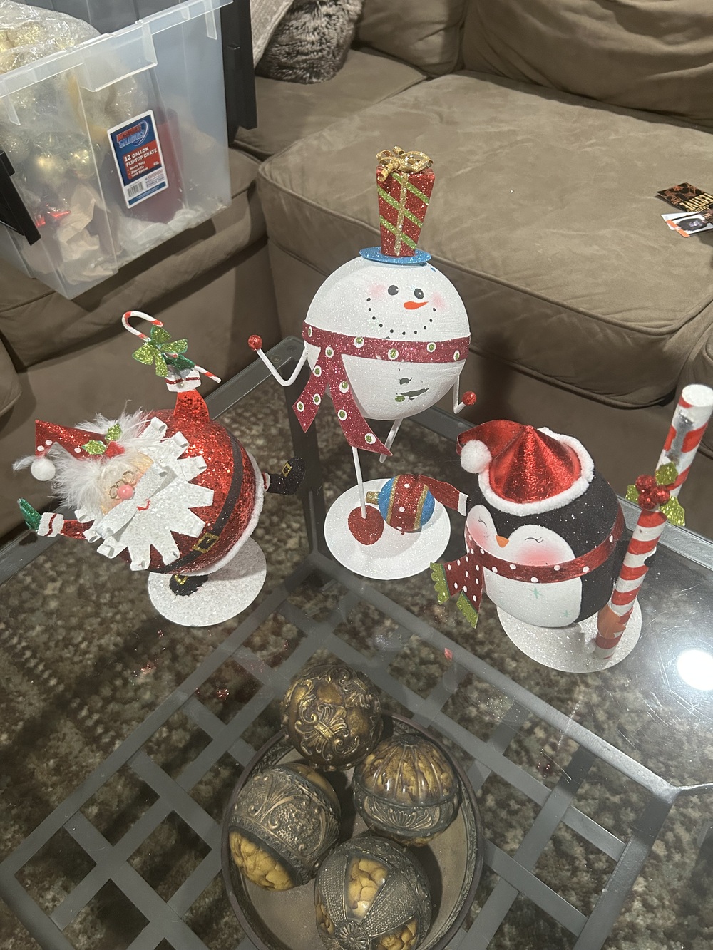 Pier 1 Holiday Figures